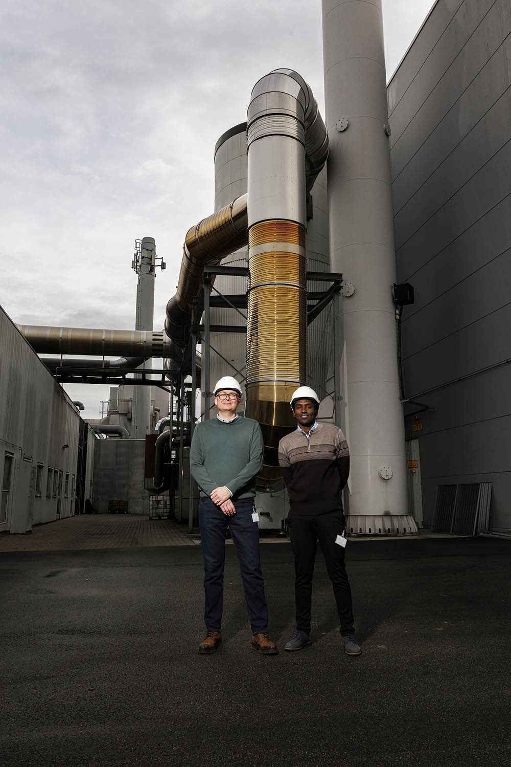 DBI itself has various test facilities where you can test, for example, extinguishing methanol fires.